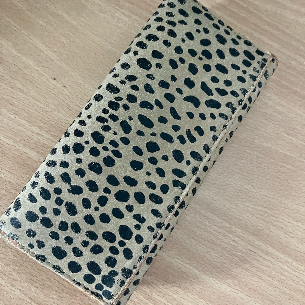 Leopard Print Wallet - Picture 2 of 4
